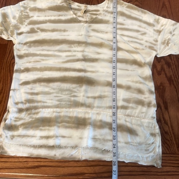 XCVI RAYON 3/4 sleeve tie dye blouse / top V neck raw edges boho stretch back M - Picture 11 of 15